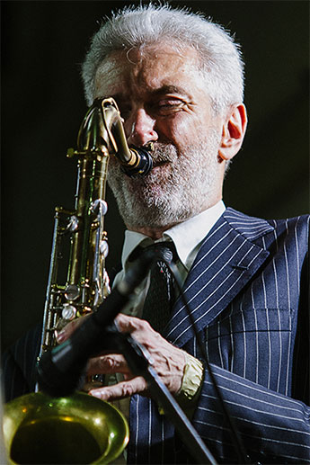 Giorgio Penotti, musicista polistrumetista jazz sarà presente all’evento Monferrato Infernot – MATE 2017. All’interno dell’infernot farà una live jazz session.