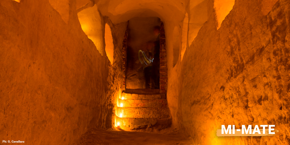 Storicamente gli infernot sono di arenaria, pietre simili al tufo e sabbia battuta e venivano costruiti dai contadini durante i freddi inverni.